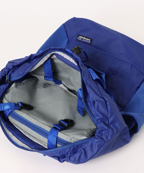 patagonia（パタゴニア）の「【PATAGONIA】48809 ULTRALIGHT BLACK HOLE TOTE PACK（トートバッグ・メンズ・ブラック/ブルー・FREE）」の3枚目の写真
