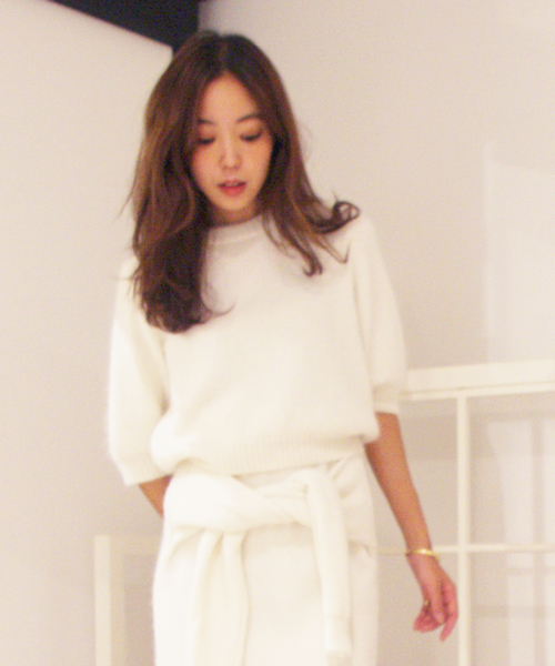 dazzlin(ダズリン)の「アンゴラハーフスリーブトップス(ニット/セーター・レディース・ホワイト/ピンク/ブルー/グレー・FREE)」の2枚目の写真