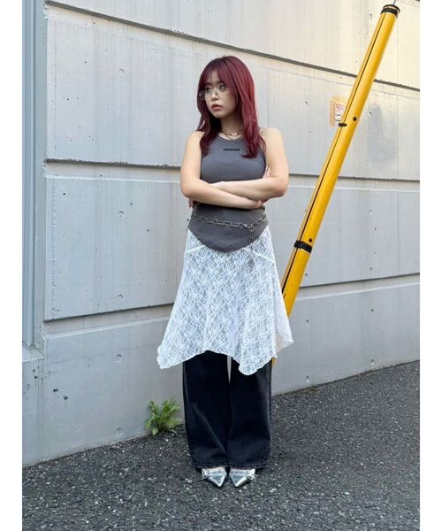 EVRIS(エヴリス)の「クラッシュデザイン刺繍タンクトップ(タンクトップ・レディース・ホワイト/ブルー/ブラック・FREE)」の11枚目の写真