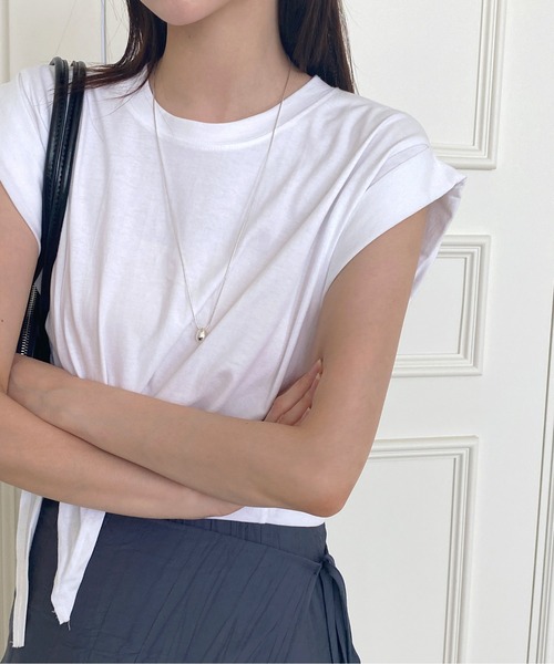 by muni:r(バイ ムニール)の「ボールドロングドロップネックレス(ネックレス・レディース・シルバー・ONE SIZE)」の4枚目の写真