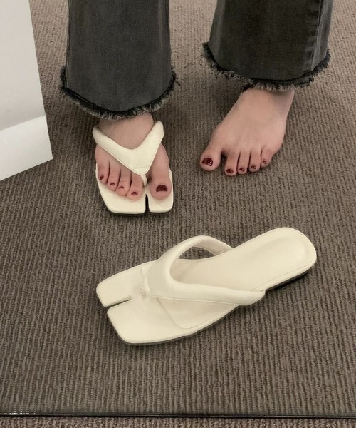 Vipoa(ヴィポア)の「tabi tongs sandal(サンダル・レディース・ブラック/レッド/シルバー/アイボリー・MEDIUM/LARGE/SMALL)」の14枚目の写真