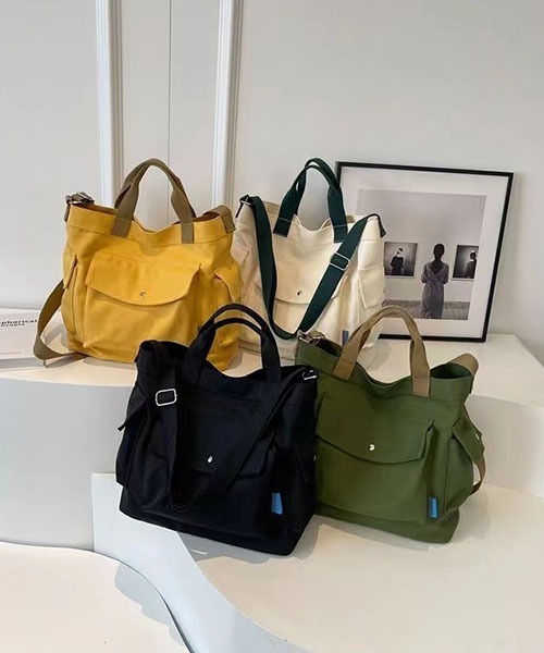 gossip!ロサンゼルス(ゴシップロサンゼルス)の「大容量 A4収納可能 通勤バッグキャンパスショルダーバッグ(ショルダーバッグ・レディース・オフホワイト/ブラック/カーキ・FREE)」の8枚目の写真