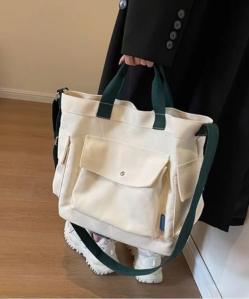 gossip!ロサンゼルス(ゴシップロサンゼルス)の「大容量 A4収納可能 通勤バッグキャンパスショルダーバッグ(ショルダーバッグ・レディース・オフホワイト/ブラック/カーキ・FREE)」の16枚目の写真