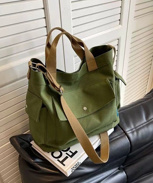 gossip!ロサンゼルス(ゴシップロサンゼルス)の「大容量 A4収納可能 通勤バッグキャンパスショルダーバッグ(ショルダーバッグ・レディース・オフホワイト/ブラック/カーキ・FREE)」の11枚目の写真