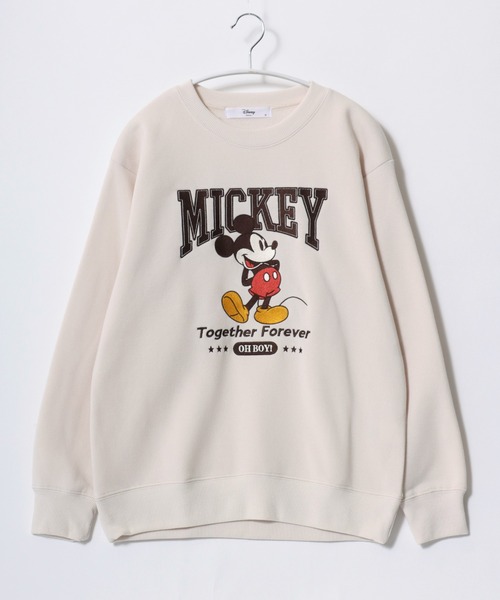 Disney(ディズニー)の「Disney(ディズニー)サガラ刺繍・ワッペン・キャラクター裏起毛スウェットトレーナー レディース/長袖/ミッキーマウス(スウェット・レディース・ダークグレー/ピンク/ホワイト系その他/イエロー/ライトグレー系/グリーン/ブラウン/レンガ/ワイン系2/アッシュグレー/ブルー/グレー系その他/サックスブルー/イエロー系その他/ブラック/グレー系その他2/ダークグリーン/ベージュ/ブラック系その他/グリーン系その他/パープル系その他/マスタード/ネイビー系1/ライトグレー系2・L/M)」の2枚目の写真