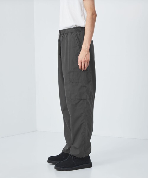 green label relaxing（グリーンレーベルリラクシング）の「タイプライター コットン SILI 6ポケット イージーパンツ（カーゴパンツ・メンズ・ダークグレー/ブラック・L/S/M）」の7枚目の写真