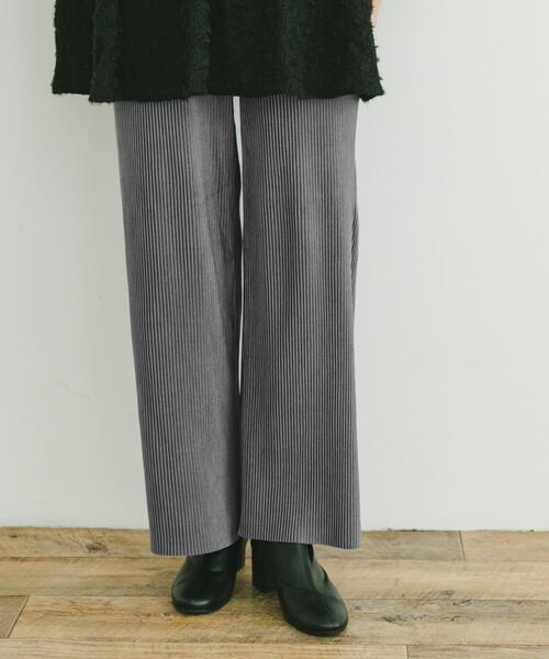 ITEMS URBANRESEARCH(アイテムズ アーバンリサーチ)の「プリーツシャーリングパンツ(その他パンツ・レディース・ホワイト系その他/ベージュ/グレー/ブラック・FREE)」の4枚目の写真