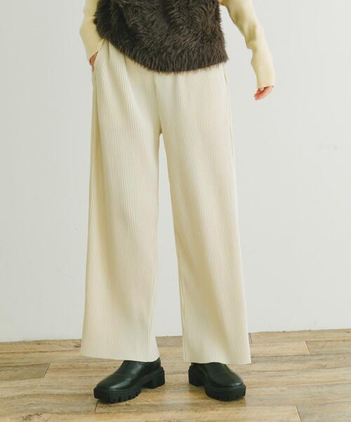 ITEMS URBANRESEARCH(アイテムズ アーバンリサーチ)の「プリーツシャーリングパンツ(その他パンツ・レディース・ホワイト系その他/ベージュ/グレー/ブラック・FREE)」の10枚目の写真