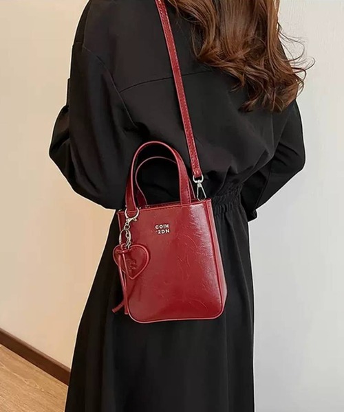 セール】ハートチャーム付 サコッシュ バッグ（ショルダーバッグ