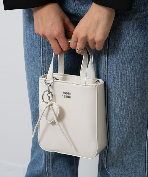 pumpkin port（パンプキンポート）の「ハートチャーム付 サコッシュ