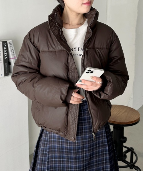 CLEA（クレア）の「マットショート丈スタンドカラーダウンブルゾン（ダウンジャケット/コート・レディース・ブラウン/アイボリー/ブラック/カーキ・FREE）」の6枚目の写真