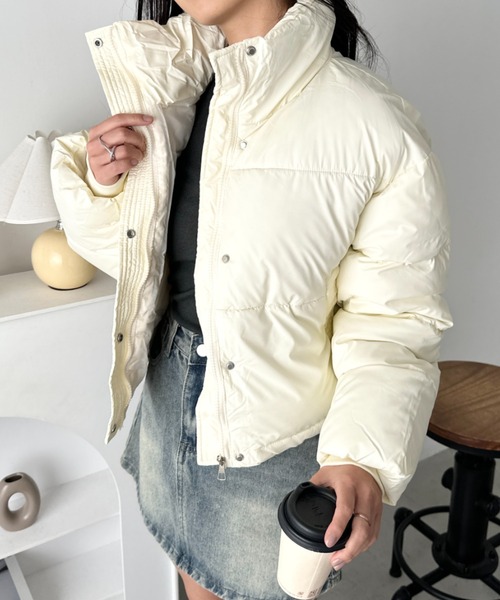 CLEA（クレア）の「マットショート丈スタンドカラーダウンブルゾン（ダウンジャケット/コート・レディース・ブラウン/アイボリー/ブラック/カーキ・FREE）」の12枚目の写真