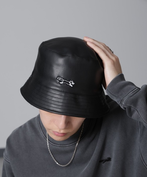 NANO universe(ナノユニバース)の「PENNEYS BLACK フェイクレザーバケットハット(ハット・メンズ・ブラック・FREE)」の11枚目の写真