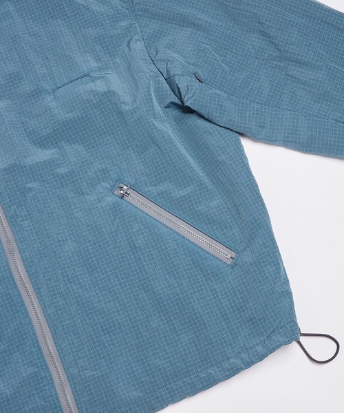 Dulcamara(ドゥルカマラ)の「リップストップバックポケットZipブルゾン(ブルゾン・メンズ・ブルー/ホワイト/ブラック・0/1)」の21枚目の写真