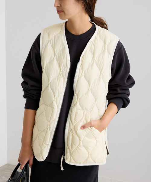 FRAMeWORK(フレームワーク)の「TAION/タイオン MILTARY V NECK WZIP DOWN ベスト(ダウンジャケット/コート・レディース・ホワイト/ベージュ・FREE)」の15枚目の写真