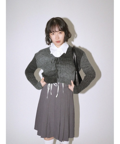 レースアップ クロップド グラデーションニット（その他トップス）｜Uenui（ウニュイ）