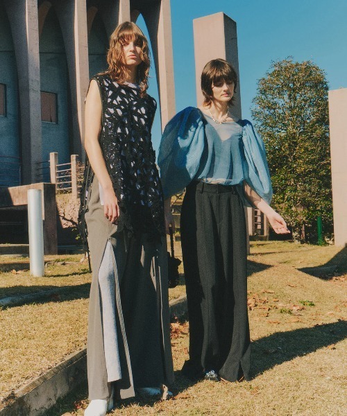 LA BELLE ETUDE(ラベルエチュード)の「サイドオープンフラワーモチーフレースチュニック(シャツ/ブラウス・レディース・ブラック・FREE)」の9枚目の写真