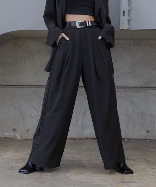 PAGEBOY（ページボーイ）の「ストライプMIXスラックス（スラックス・レディース・ブラック/グレー/グレイッシュベージュ・MEDIUM/SMALL）」の2枚目の写真