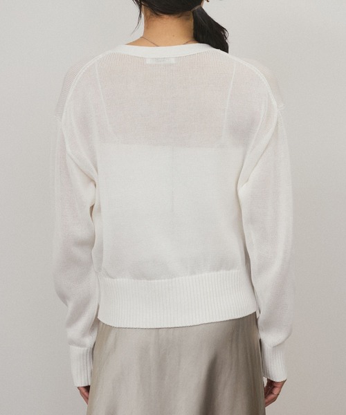 SALON adam et rope'（サロン アダム エ ロペ）の「ドライコットンメタル釦浅Vネックカーディガン（カーディガン/ボレロ・レディース・ホワイト/ブラック/イエロー系その他3・FREE）」の18枚目の写真