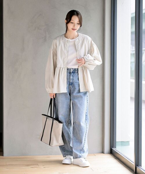 rps（アールピーエス）の「ペプラムジップジャケット（ブルゾン・レディース・グレイッシュベージュ/アイボリー/ブラック・フリー）」の4枚目の写真