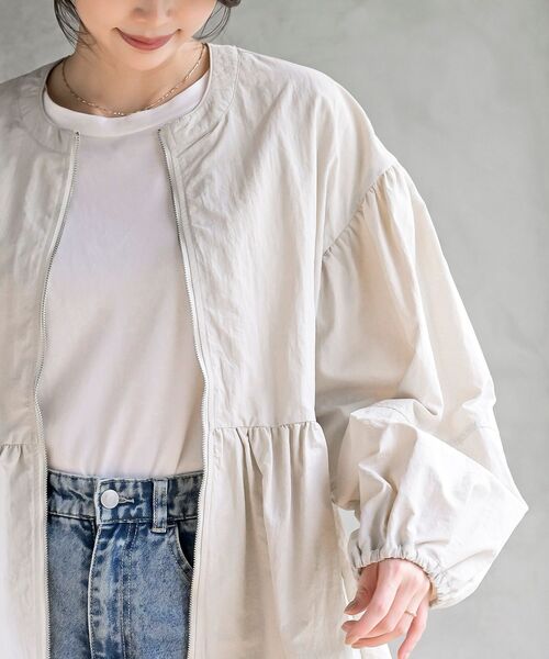 rps（アールピーエス）の「ペプラムジップジャケット（ブルゾン・レディース・グレイッシュベージュ/アイボリー/ブラック・フリー）」の8枚目の写真