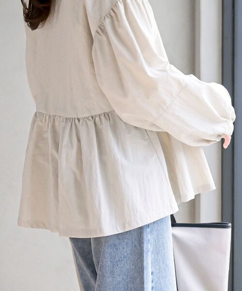 rps（アールピーエス）の「ペプラムジップジャケット（ブルゾン・レディース・グレイッシュベージュ/アイボリー/ブラック・フリー）」の11枚目の写真