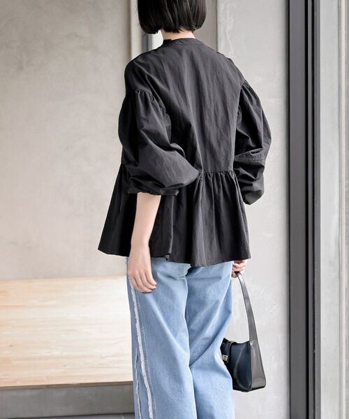 rps（アールピーエス）の「ペプラムジップジャケット（ブルゾン・レディース・グレイッシュベージュ/アイボリー/ブラック・フリー）」の14枚目の写真