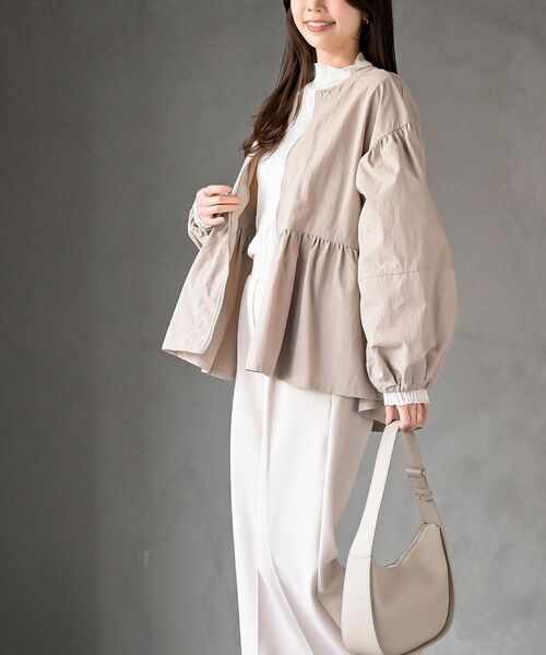 rps（アールピーエス）の「ペプラムジップジャケット（ブルゾン・レディース・グレイッシュベージュ/アイボリー/ブラック・フリー）」の21枚目の写真