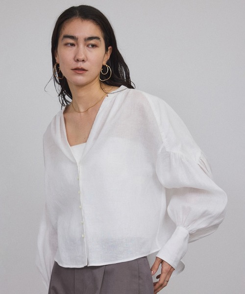 SALON adam et rope'（サロン アダム エ ロペ）の「リネンスキッパーギャザーブラウス［GENTLE LINEN］（シャツ/ブラウス・レディース・ブルー/グレー/ホワイト/グレー系その他/ブラック・FREE）」の8枚目の写真