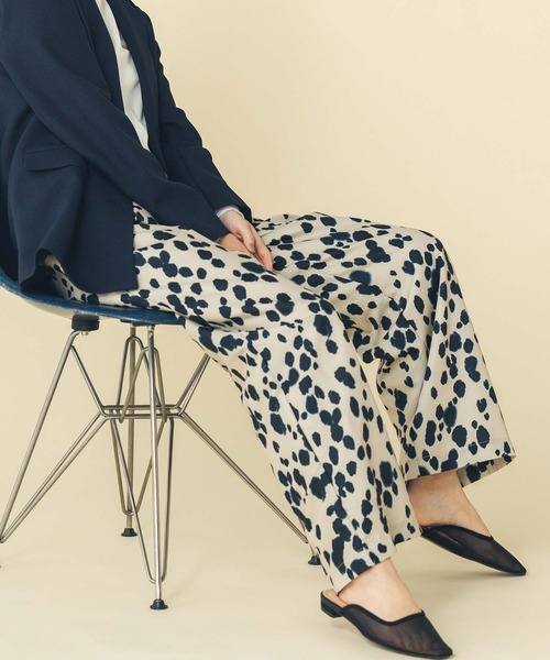 CHIGNON（シニヨン）の「ダルメシアンワイドパンツ（その他パンツ・レディース・ベージュ/グレー・FREE）」の20枚目の写真