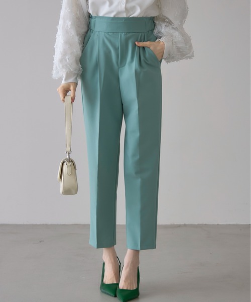 &. NOSTALGIA(アンドドットノスタルジア)の「【ZOZO限定】テーパードパンツ(その他パンツ・レディース・ラベンダー/グリーン/グレー/ベージュ/ブラック・M)」の4枚目の写真
