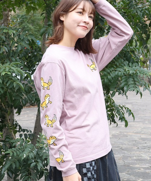 チチカカ（チチカカ）の「go slow caravan レオパードゲッコーロングTシャツ【WEB限定】【ユニセックス】（Tシャツ/カットソー・メンズ・ブルー/パープル/ホワイト・LARGE/SMALL/MEDIUM）」の3枚目の写真