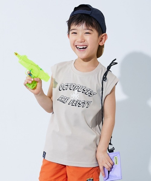 devirock（デビロック）の「【神戸須磨シーワールドコラボ】生き物の色が変わるマジックプリント接触冷感タンク（タンクトップ・キッズ・ライトグレー/パープル系4/スミクロ・100cm/110cm/120cm/130cm/140cm）」の2枚目の写真