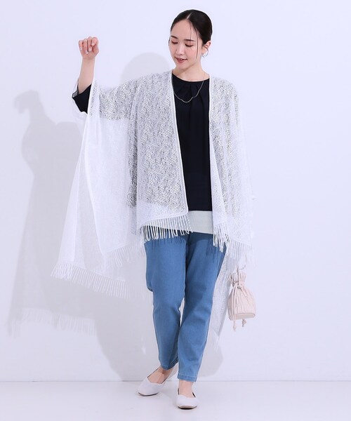 SHOO・LA・RUE(シューラルー)の「スクエアレースポンチョ(ポンチョ・レディース・オフホワイト/カーキ/ライトベージュ/ブラック/オレンジ・00)」の8枚目の写真