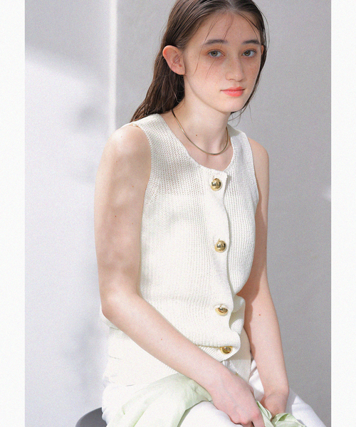 La TOTALITE（ラトータリテ）の「【洗える】ハイツイストニットベスト（ベスト・レディース・ホワイト/ネイビー・FREE）」の8枚目の写真