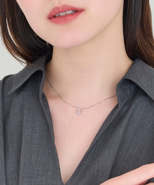 Phoebe（フィービィー）の「【金属アレルギー対応】リッチラインホースシューネックレス/馬蹄/全長:40cm+5cm/サージカルステンレス（ネックレス・レディース・イエローゴールド/シルバー・FREE）」の18枚目の写真