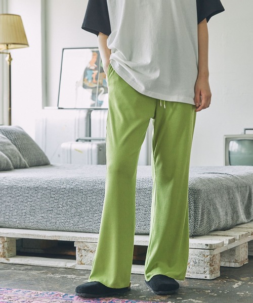 MONO-MART LADY'S（モノマートレディース）の「カットリブ フレア イージーパンツ（その他パンツ・レディース・杢グレー/ブラック/ネイビー/グリーン・S/M）」の4枚目の写真