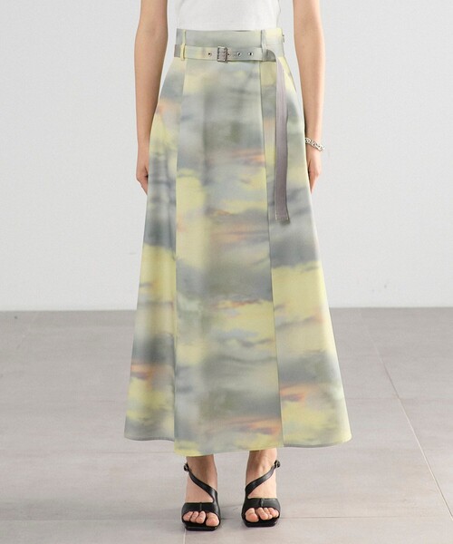 UNITED TOKYO（ユナイテッドトウキョウ）の「シーナリーアートフレアスカート｜ウォッシャブル/防シワ/セットアップ/春服（スカート・レディース・アイボリー/グレー・1/2）」の5枚目の写真