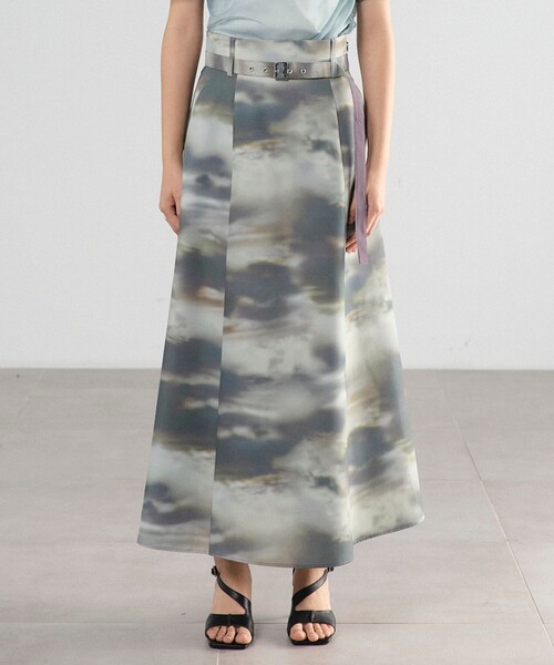 UNITED TOKYO（ユナイテッドトウキョウ）の「シーナリーアートフレアスカート｜ウォッシャブル/防シワ/セットアップ/春服（スカート・レディース・アイボリー/グレー・1/2）」の15枚目の写真