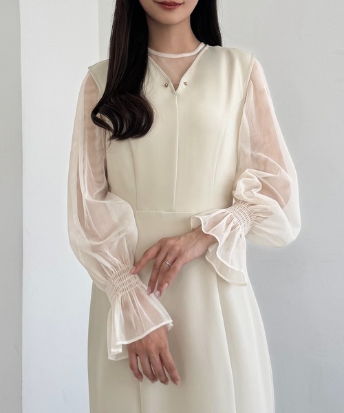 Merlette ベージュ長袖ワンピースとホワイトブラウスセット Merlette ベージュ長袖ワンピースとホワイトブラウスセット ラッフル