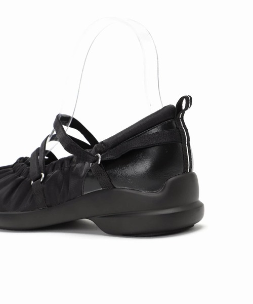 LE TALON（ルタロン）の「《追加2》Lエラスティックスニーカー（スニーカー・レディース・アイボリー/ブラック×ブラック・22cm/22.5cm/23cm/23.5cm/24cm/24.5cm/25cm）」の11枚目の写真