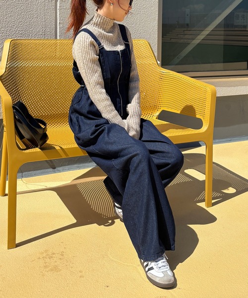 ISOOK（アイスー）の「【ISOOK / アイスー】フロントジップサロペットパンツ / デニム サロペ オーバーオール ハーフジップ ドロスト ハイウエスト ロング フルレングス ブルー ブラック 青 黒 ZOZOTOWN限定（サロペット/オーバーオール・レディース・ブルー/ブラック・FREE）」の7枚目の写真