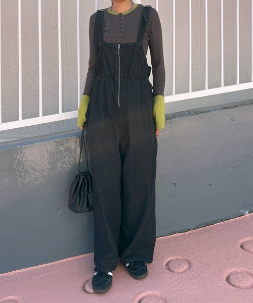 ISOOK（アイスー）の「【ISOOK / アイスー】フロントジップサロペットパンツ / デニム サロペ オーバーオール ハーフジップ ドロスト ハイウエスト ロング フルレングス ブルー ブラック 青 黒 ZOZOTOWN限定（サロペット/オーバーオール・レディース・ブルー/ブラック・FREE）」の14枚目の写真