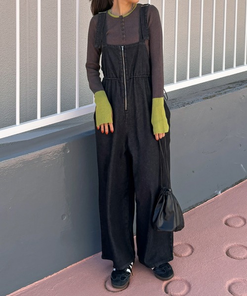 ISOOK（アイスー）の「【ISOOK / アイスー】フロントジップサロペットパンツ / デニム サロペ オーバーオール ハーフジップ ドロスト ハイウエスト ロング フルレングス ブルー ブラック 青 黒 ZOZOTOWN限定（サロペット/オーバーオール・レディース・ブルー/ブラック・FREE）」の15枚目の写真