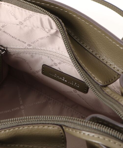 MICHAEL KORS(マイケルコース)の「LANDON SM SATCHEL サッチェル(ハンドバッグ・レディース・オリーブ・FREE)」の4枚目の写真
