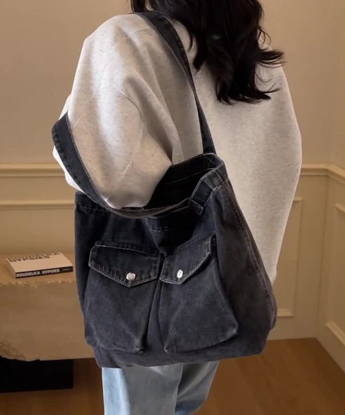 Lace Ladies(レースレディース)の「パッチポケット付き デニム ビッグ スクエア トートバッグ(トートバッグ・レディース・ブラック/ブルー/ネイビー・FREE)」の2枚目の写真