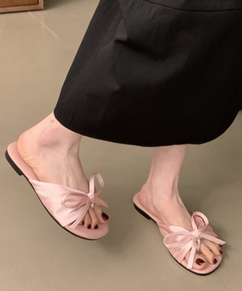 mebole(メボレ)の「ribbon オープントゥフラットサンダル(サンダル・レディース・ピンク/ブラック/アイボリー・SMALL/MEDIUM/LARGE)」の22枚目の写真