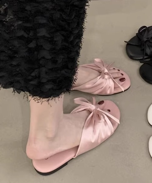 mebole(メボレ)の「ribbon オープントゥフラットサンダル(サンダル・レディース・ピンク/ブラック/アイボリー・SMALL/MEDIUM/LARGE)」の19枚目の写真