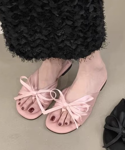 mebole(メボレ)の「ribbon オープントゥフラットサンダル(サンダル・レディース・ピンク/ブラック/アイボリー・SMALL/MEDIUM/LARGE)」の18枚目の写真