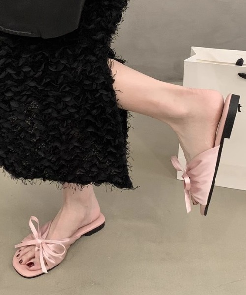 mebole(メボレ)の「ribbon オープントゥフラットサンダル(サンダル・レディース・ピンク/ブラック/アイボリー・SMALL/MEDIUM/LARGE)」の20枚目の写真